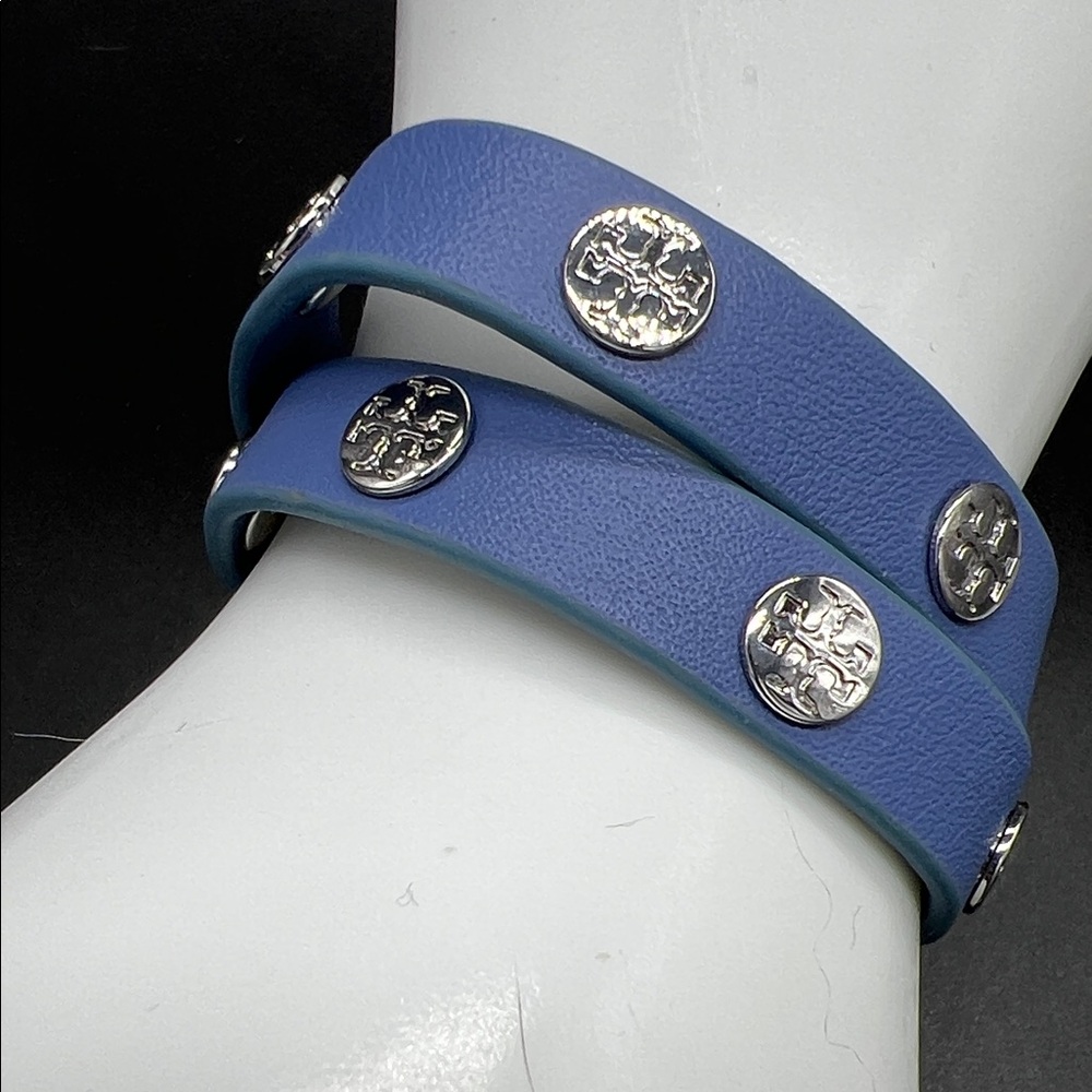 Tory Burch Double Wrap logo Stud Blue Leather Bracelet Silver Medallion NEW - Picture 6 of 9